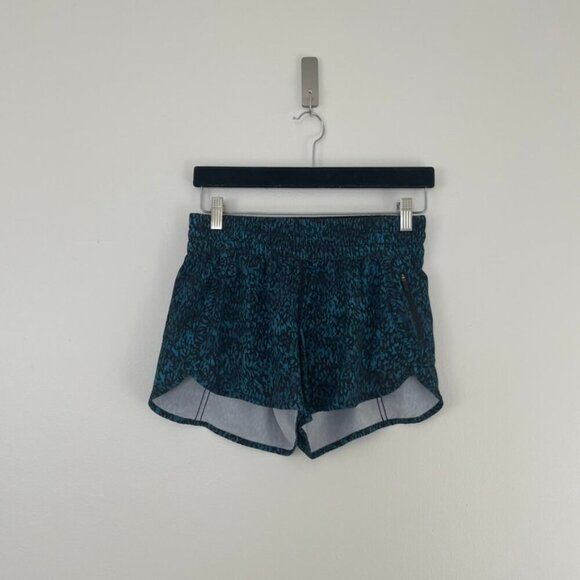 Lululemon Tracker Short V 4" Illuminate Multi Black Size 8 - Picture 1 of 5
